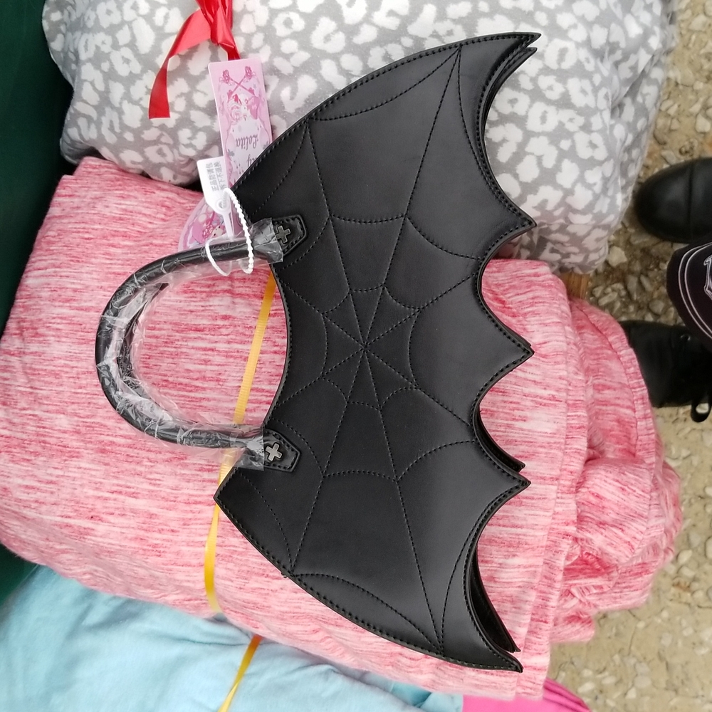 NWT Cute Bat Clutch Purse